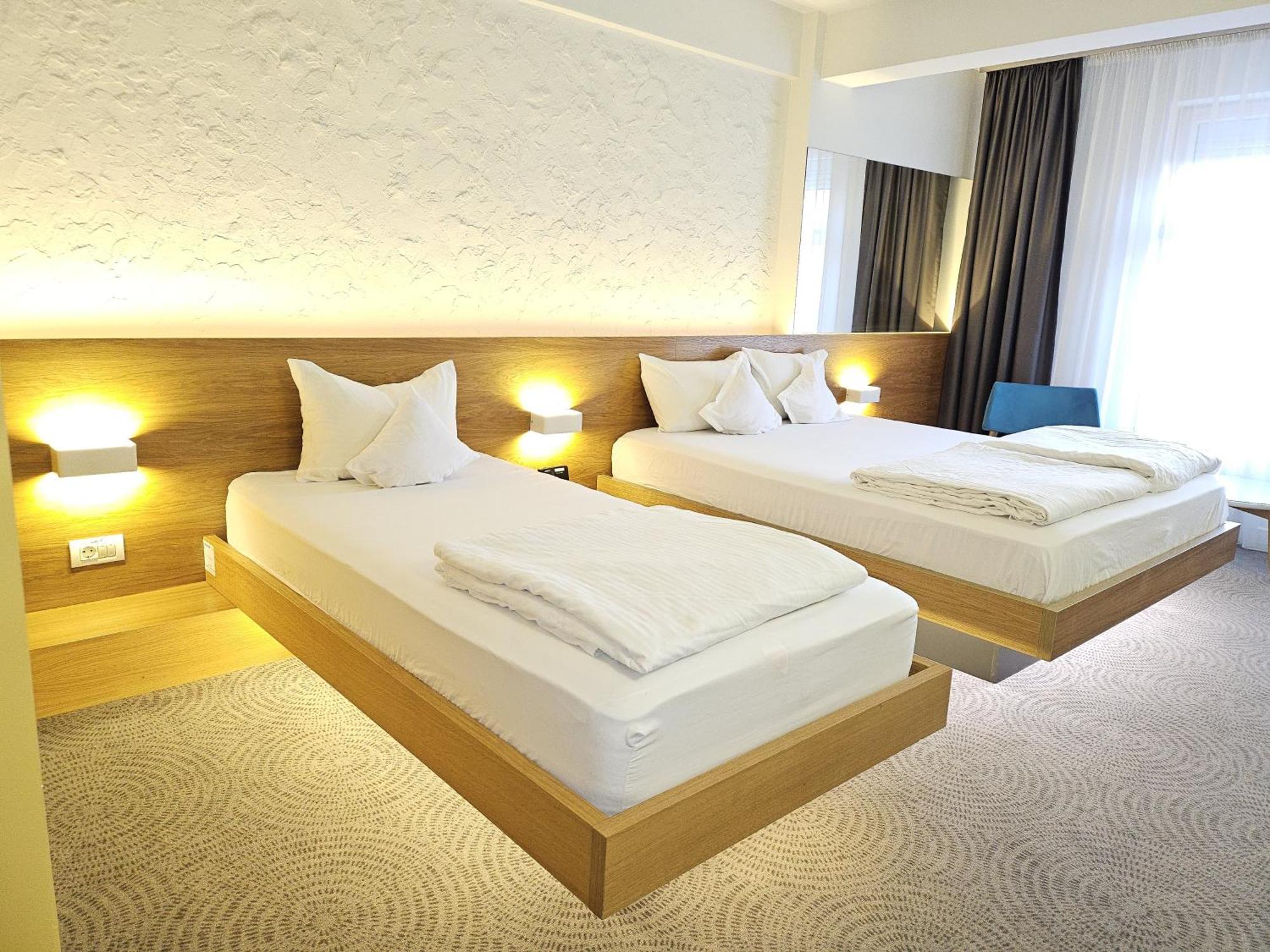 Hotel Silva Timişoara Exteriör bild