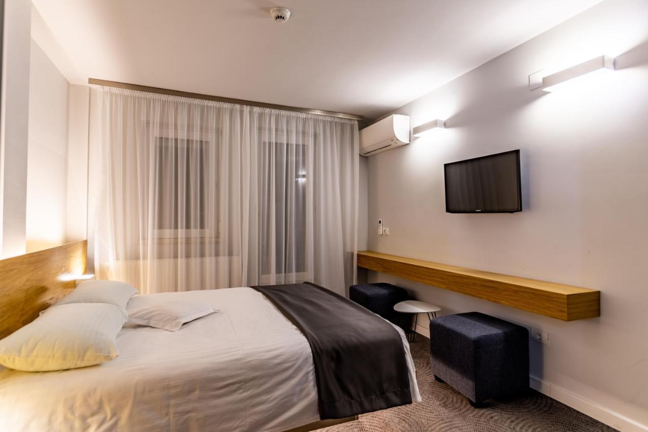 Hotel Silva Timişoara Exteriör bild