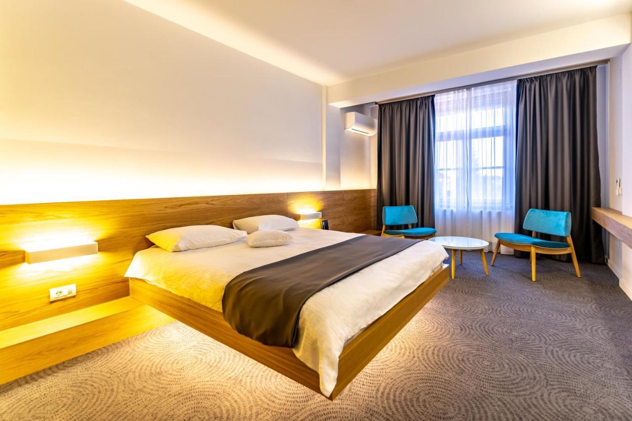 Hotel Silva Timişoara Exteriör bild