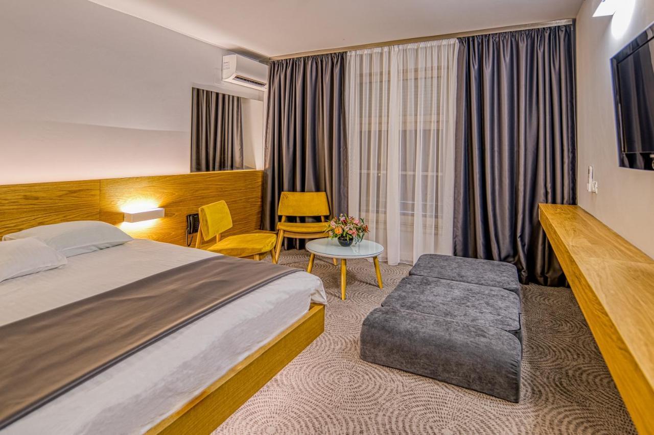 Hotel Silva Timişoara Exteriör bild